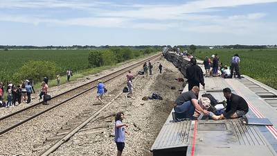 Tren con 243 pasajeros se descarrila en Missouri, EU; reportan 3 muertos y varios heridos
