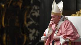 Vaticano rechaza bendición a las uniones de parejas del mismo sexo: Dios 'no puede bendecir el pecado'