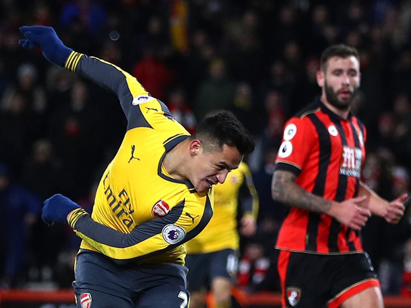 Alexis encabezó remontada de Arsenal ante Bournemouth