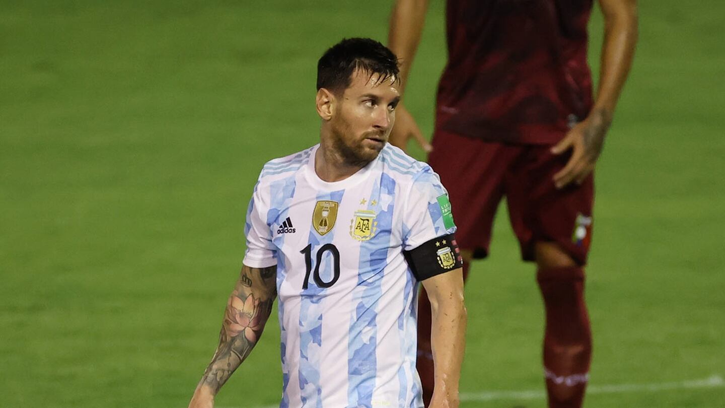 Messi jugó los 90' y Argentina goleó a una Vinotinto que se quedó con 10 hombres