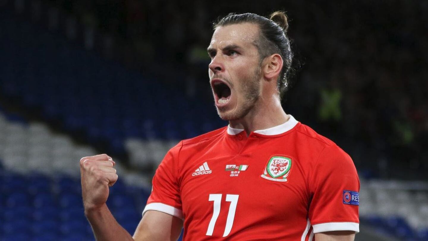 Bale recibe la bota de oro como máximo goleador de la historia de Gales