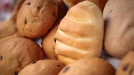 Como caído del cielo: Ya viene la tradicional ‘Lluvia de pan’ de Acámbaro 