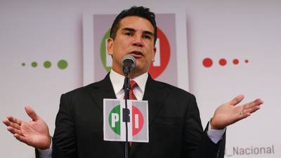 ‘Alito’ Moreno promueve amparo contra alerta migratoria