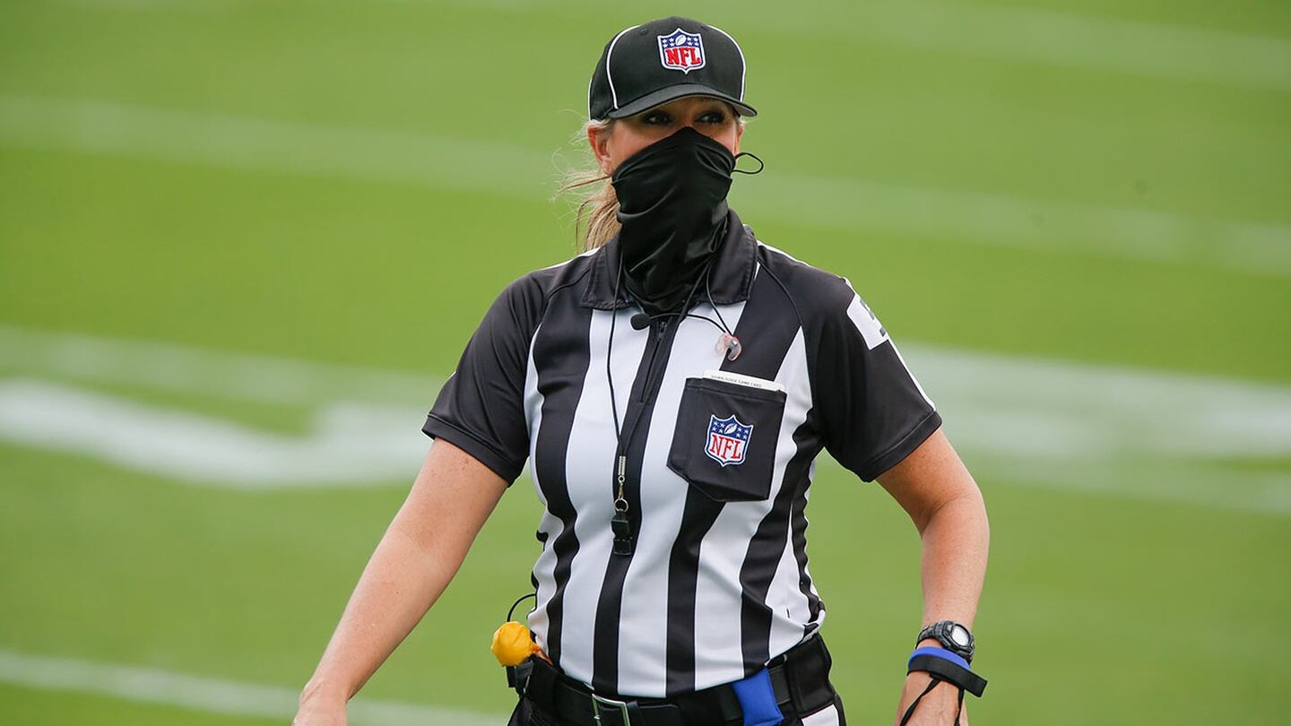 Sarah Thomas será la primera mujer en participar como referee en un Super Bowl