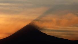 Popocatépetl ‘paraliza’ aeropuerto de Puebla por tercer día: Suspende vuelos por caída de ceniza