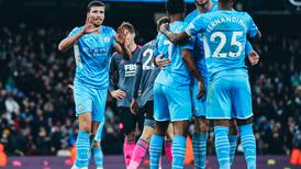 Manchester City golea al Leicester y afianza liderato en la Premier League