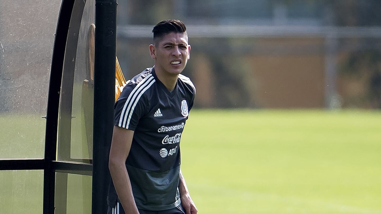 Edson Álvarez no terminó el entrenamiento de la Selección Mexicana