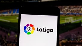España multa a 'LaLiga' por activar micrófono en su app sin consentimiento 'total' de usuarios