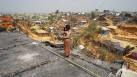 ‘Todos gritando y llorando’: así se vivió incendio en campo de refugiados en Bangladesh