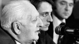 La historia real de Enzo Ferrari: El expiloto de carreras que quería ser cantante de ópera y periodista