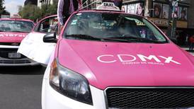 Taxistas acuerdan diálogo con Gobierno de la CDMX; se retiran del Monumento a la Revolución 