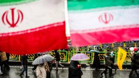 Irán se jacta de poder militar y provoca a EU en aniversario 40 de Revolución Islámica