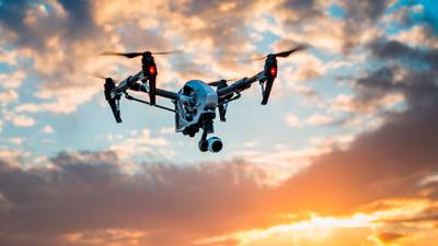 ¡Caídas del cielo! Drones llevan miles de dosis de Pfizer a pueblos africanos remotos