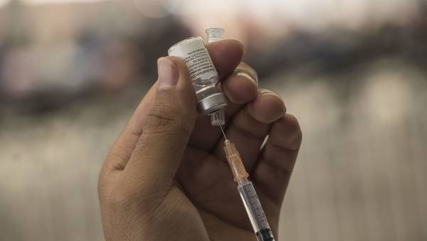 CanSino, vacuna elegida para inmunizar a profesores en México, pierde efectividad en seis meses