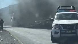 Narcobloqueos en Jalisco: Reportan autos incendiados tras detención del ‘CR’