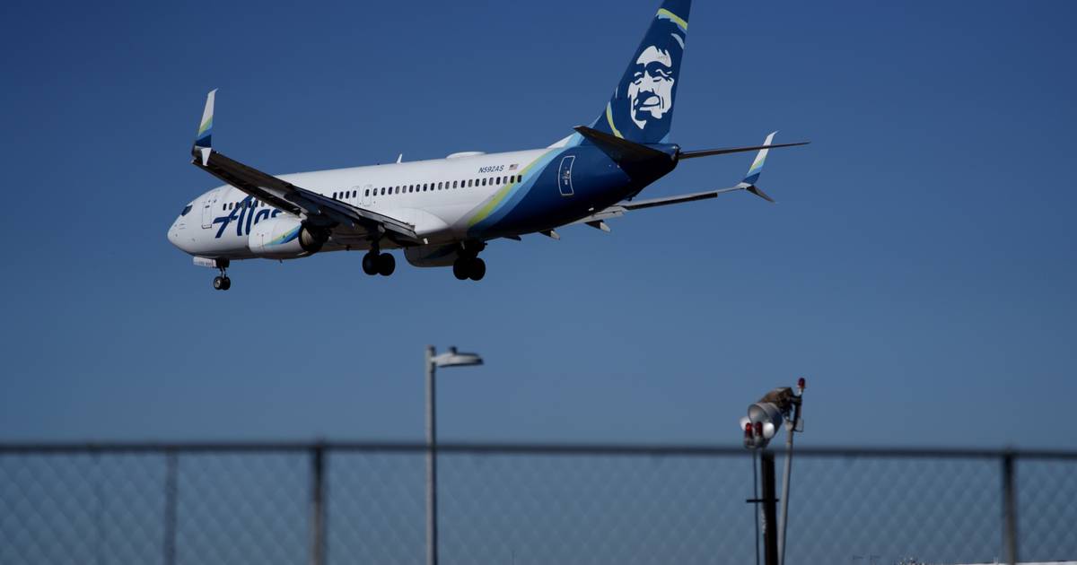 Lotnictwo USA nakazuje uziemienie samolotu Boeing 737 MAX po incydencie Alaska Airlines – El Financiero
