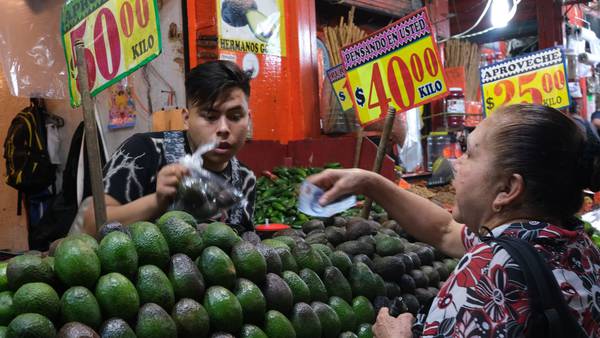 Confianza del consumidor en Mexico se desploma: presenta su mayor retroceso en dos años