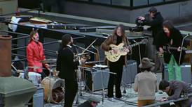 El icónico concierto en la azotea de The Beatles llega a plataformas digitales