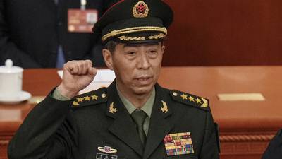 China recorta plantilla: Destituye a ministro de Defensa, desaparecido desde agosto