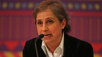 Aristegui contesta a Loret de Mola: debe responder por montaje en caso Vallarta-Cassez