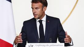 Macron no cede: insiste en que reforma de pensiones en Francia se aplicará este año
