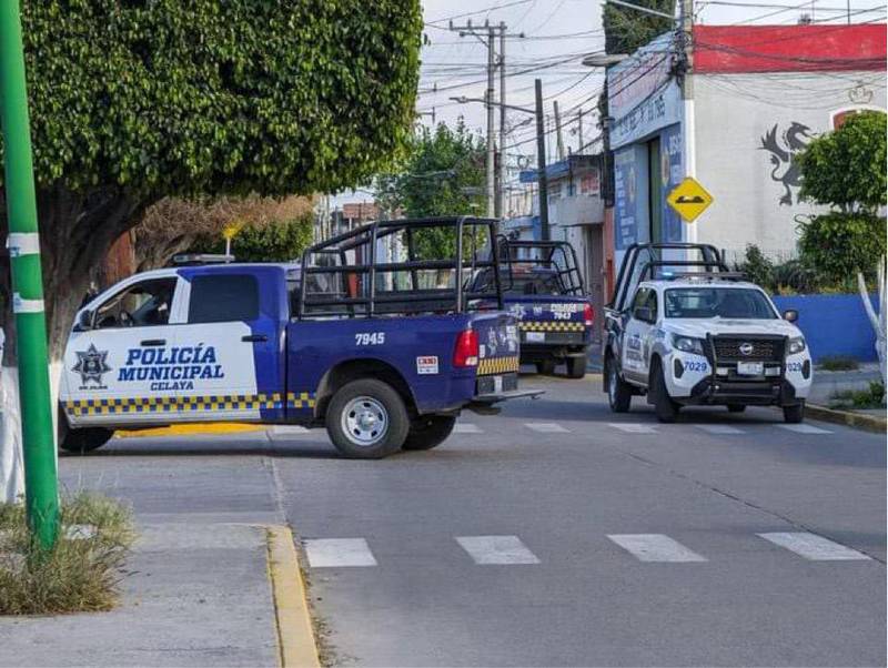 En Celaya se reportaron narcobloqueos, ataques contra policías, por civiles armados.