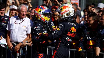 Checo Pérez: Max Verstappen es uno de los mejores pilotos de la historia, si no es que el mejor