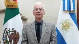 Embajador que supuestamente robó un libro en Argentina ya está en CDMX, confirma Sánchez Cordero