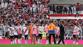 ¡Tragedia en Argentina! Murió aficionado tras caer desde una grada en estadio de River Plate