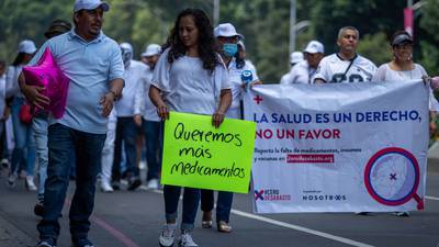 Desabasto de medicamentos en México: Cronología de cómo se ha vivido la escasez este año