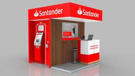 Santander y Fibra Uno pondrán 'mini sucursales' en centros comerciales