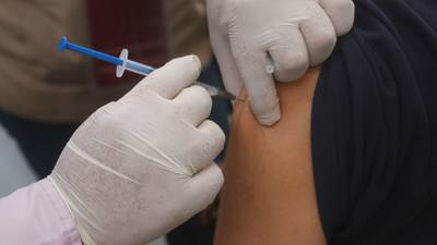 ¿Qué personas deben vacunarse contra la influenza de inmediato? Esto dice López-Gatell