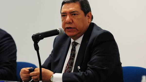 Renuncia Víctor Hernández a la dirección del SENEAM, en medio de incidentes aéreos
