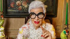Muere Iris Apfel a los 102 años, la icónica referente de la moda que se convirtió en modelo a los 97