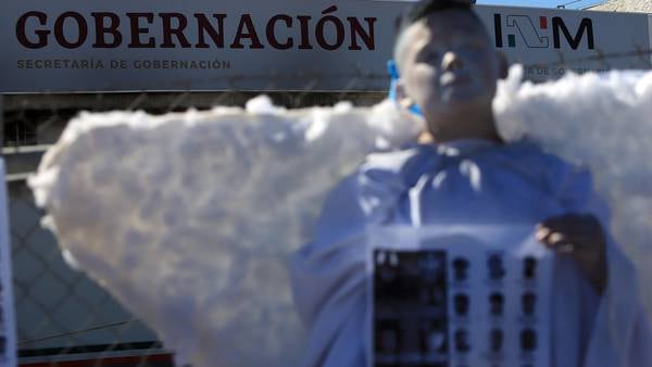 A un año del incendio que mató a 40 migrantes en Ciudad Juárez: ‘Ángeles Mensajeros’ protestan