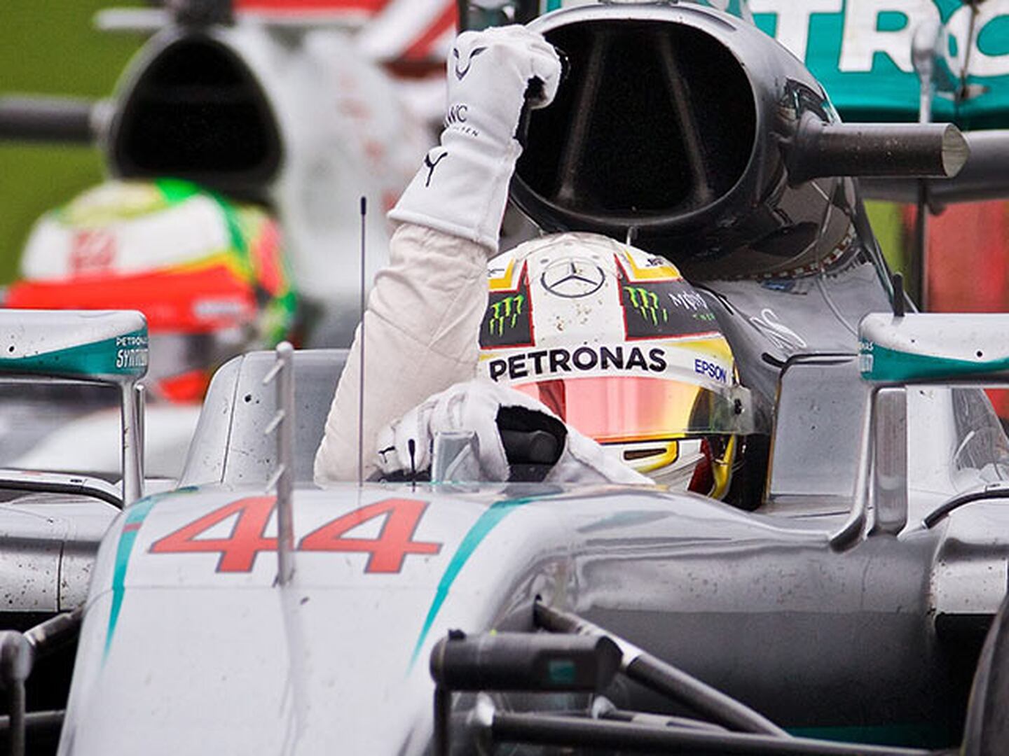 Hamilton se llevó Canadá y le pisa los talones a Rosberg