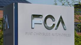 Fiat Chrysler llama a revisión 660 mil camionetas
