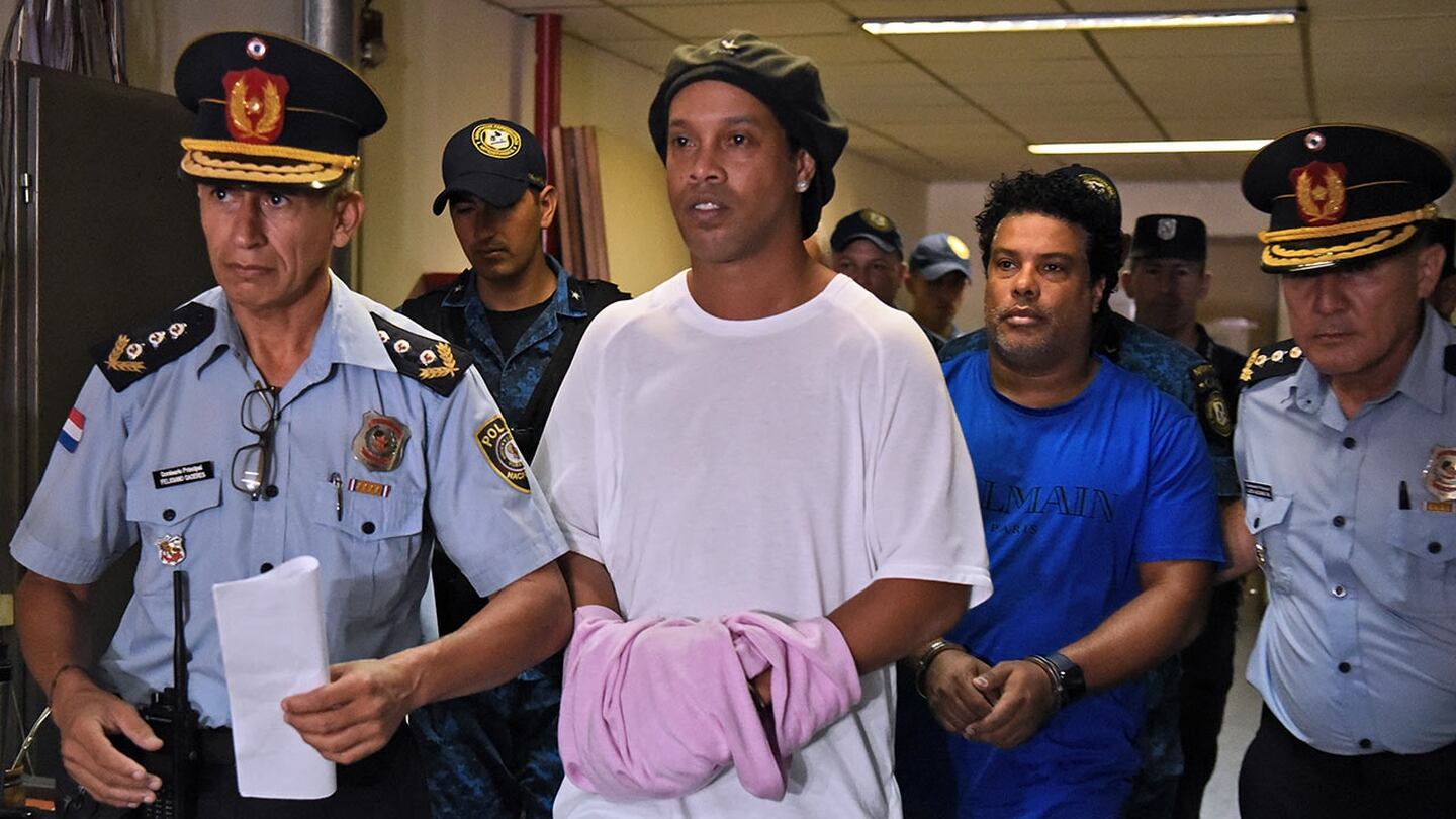 Prisión preventiva para brasileño que dio pasaportes falsos a Ronaldinho