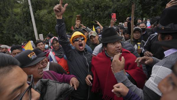 Protestas en Ecuador: ‘La democracia está en serio riesgo’, dicen militares