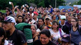 Maduro reabre cruce fronterizo con Colombia