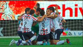 Chivas se impone 1-0 a Toluca y se mantiene como líder invicto en Liga MX