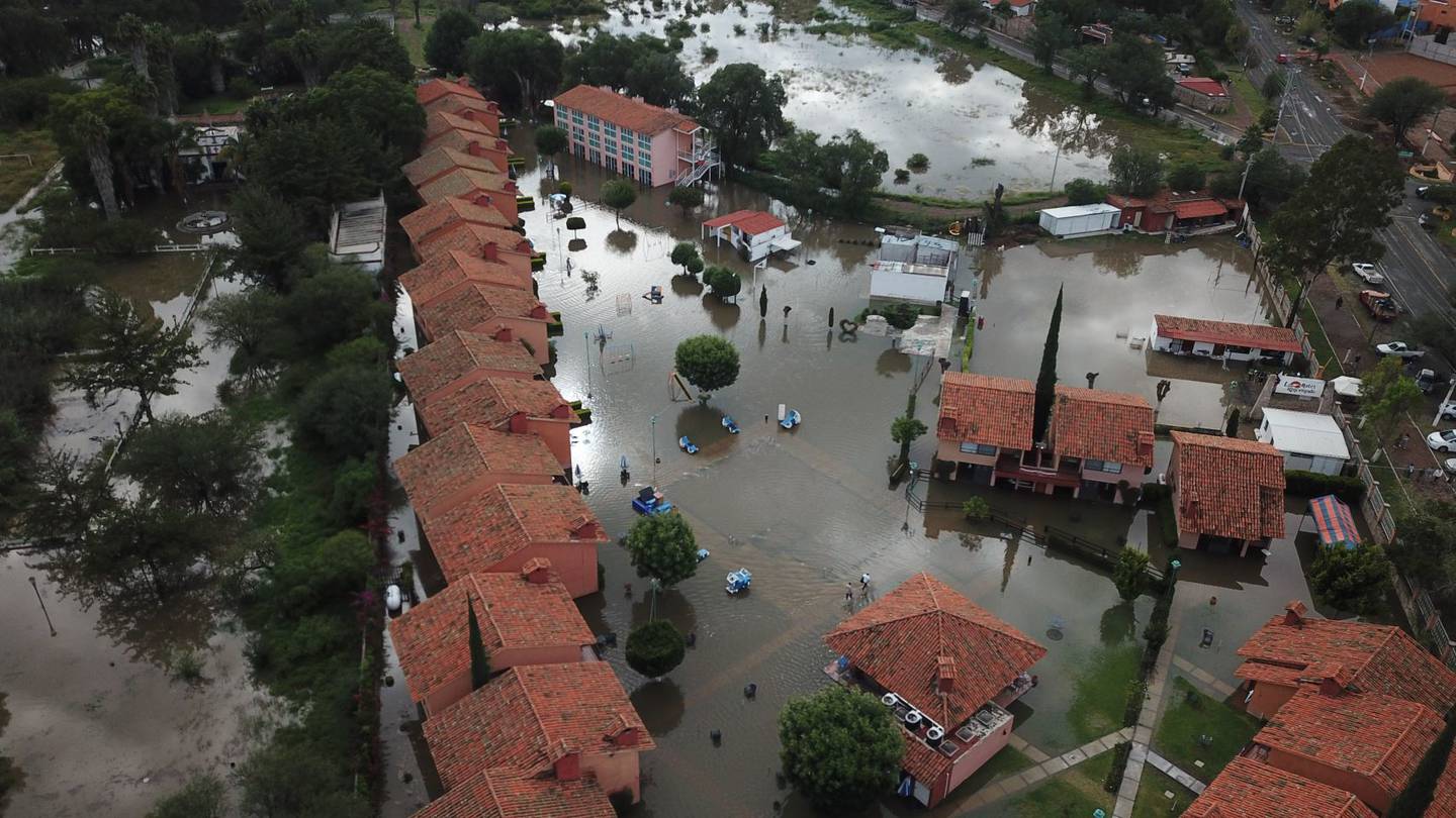 San Juan del Río, Querétaro, bajo el agua debido a inundación – El  Financiero