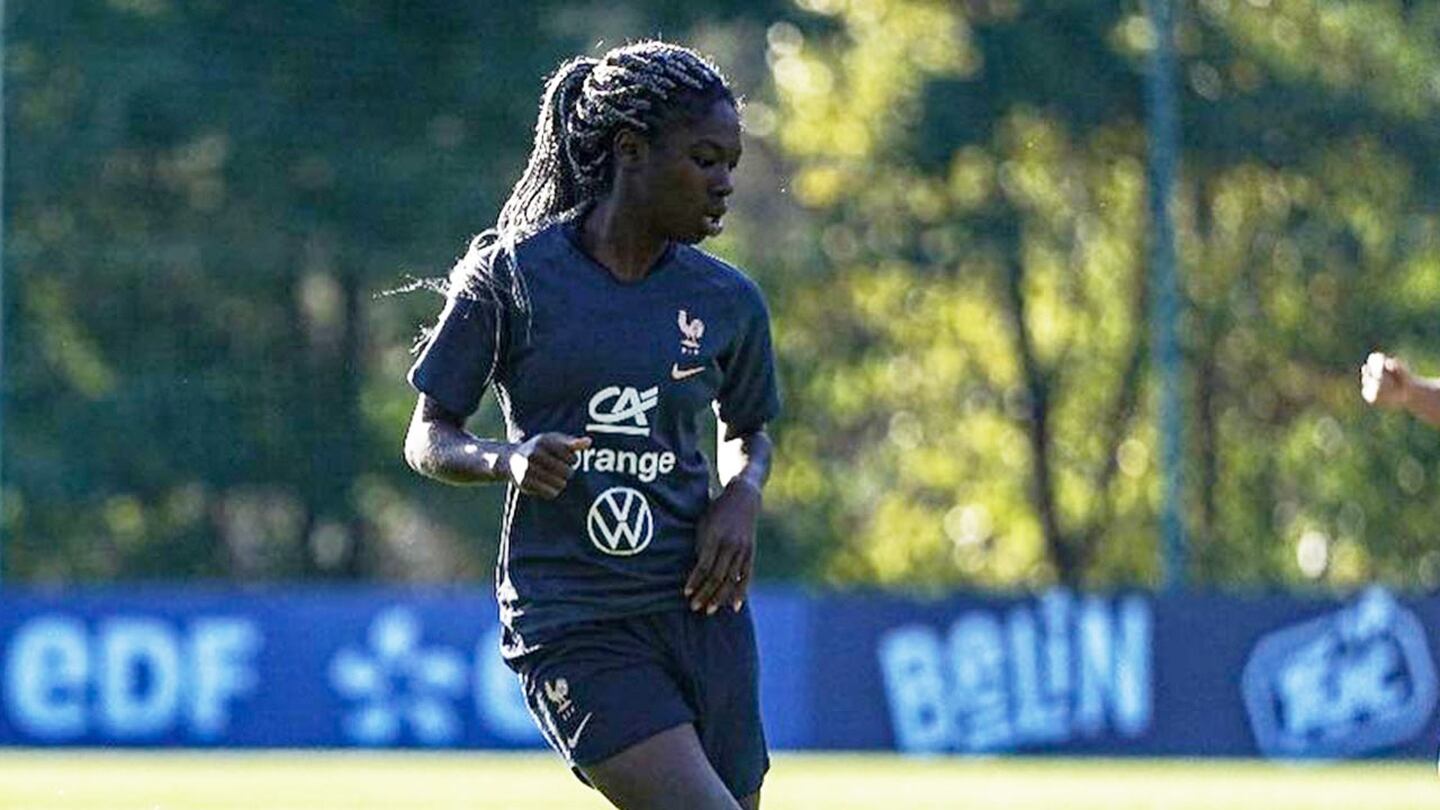 La futbolista no formó parte del entrenamiento de hoy del PSG Femenino 