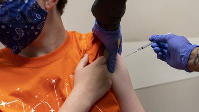 Refuerzo de vacuna COVID: CDC aprueban a dosis de Pfizer para niños de 5 a 11 años