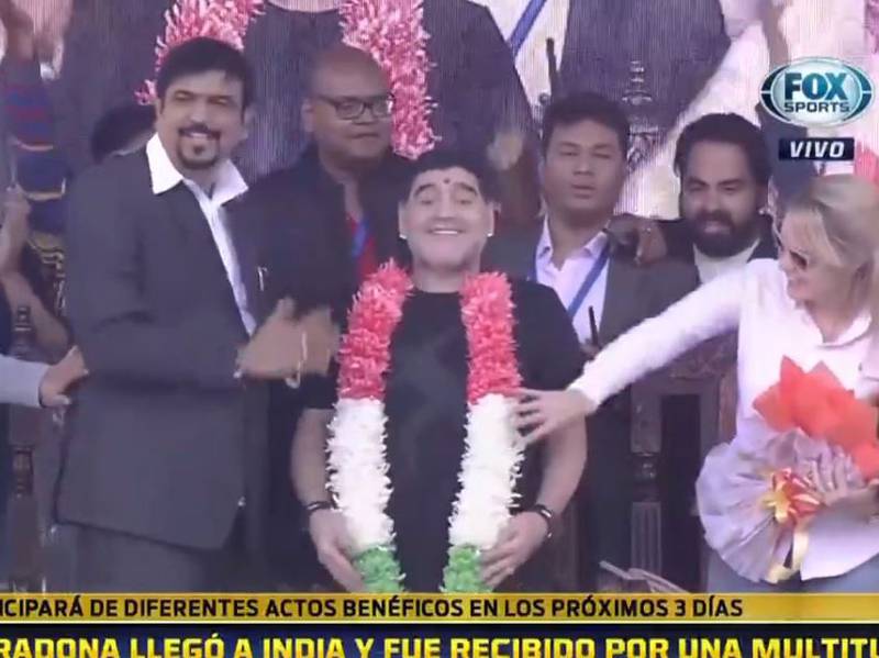 Maradona causó furor en su visita a la India