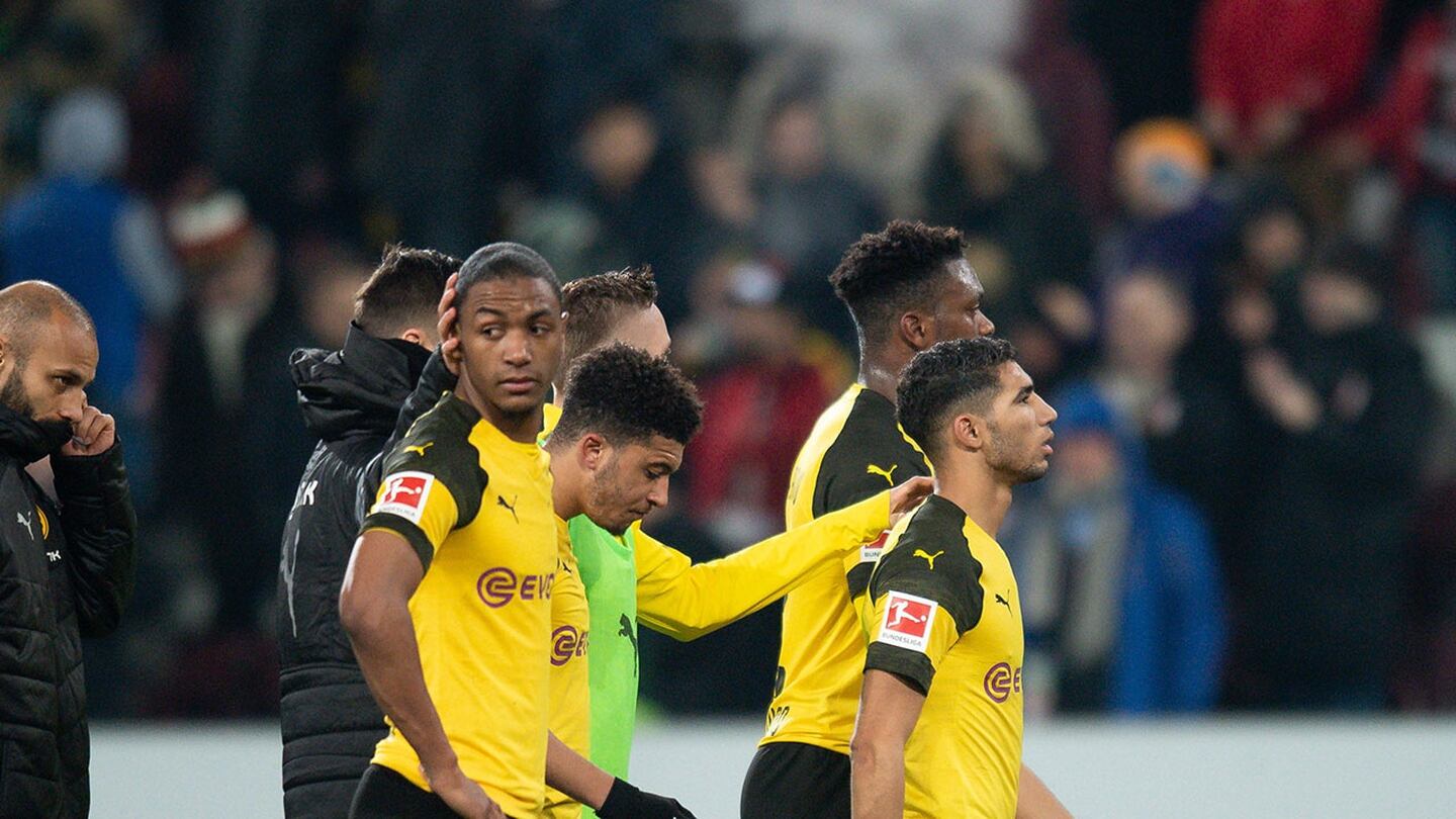 Borussia Dortmund no pudo en su visita al Augsburg