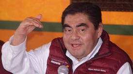 Barbosa denuncia que le buscan 'doble' para 'campaña sucia' en Puebla 