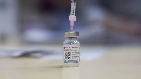 ¿De qué van los síntomas de tracto urinario inferior, el nuevo efecto secundario de vacunas COVID?