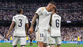 Real Madrid respeta al Granada y evita recibir el trofeo de campeón en su partido, donde pelea descenso