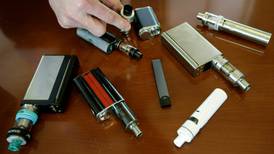 EU investiga posible relación de ataques epilépticos con uso de cigarro electrónico